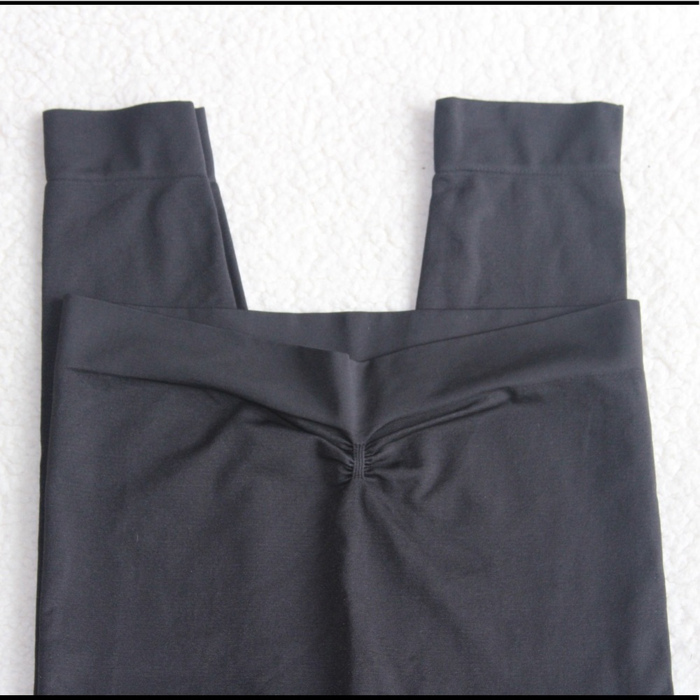 Ingrid & Isabel Seamless Maternity Leggings 6-8 - Picture 5 of 13